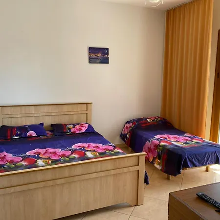 House Апартаменты *